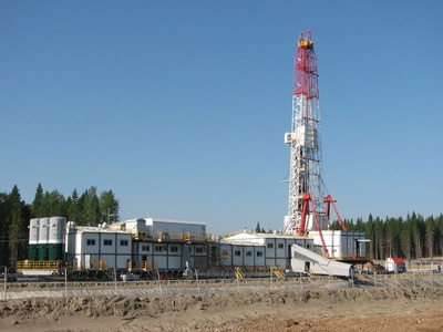 Буровая установка вид с боку Буровая установка вид с боку